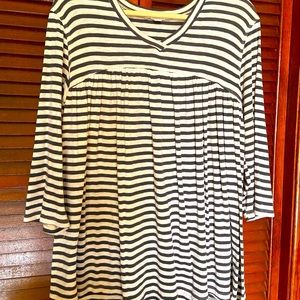 Suzanne Betro gray stripe Size Large Tunic
